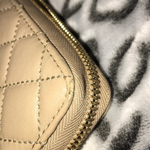 Michael Kors Quilted Wallet - Picture 8 of 8